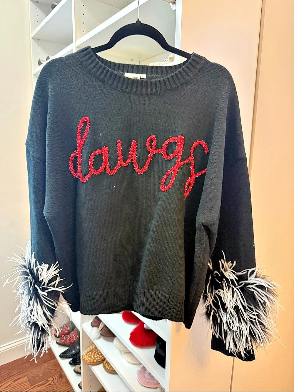 Queen of Hearts DAWG Black & Red Graphic Sweater Size XL Like New